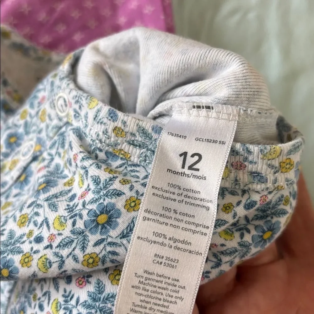 Carter's Pastel and Floral Baby Bodysuits set of 5 size 12 months